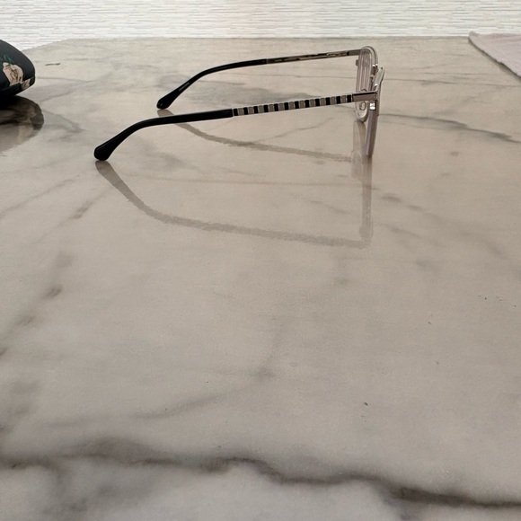 Draper James Black and Silver Glasses with Floral Case - Picture 4 of 7